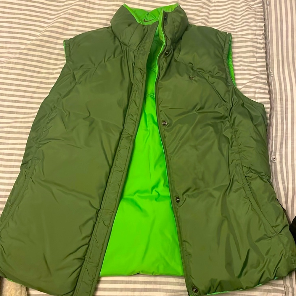 Nike puffer vest - reversable